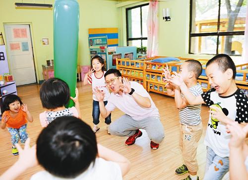 重慶師范幼師學(xué)校招收男生好不好